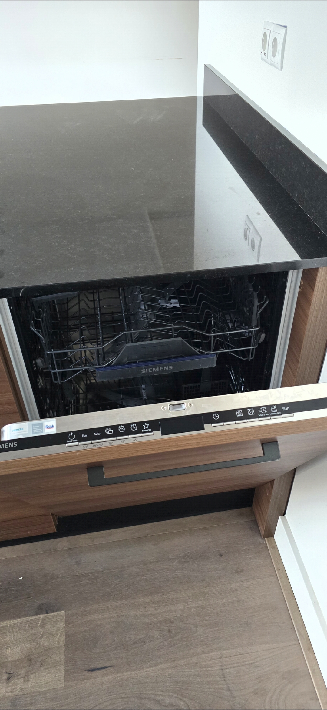 Screenshot_20251225_104237_Gallery (1)