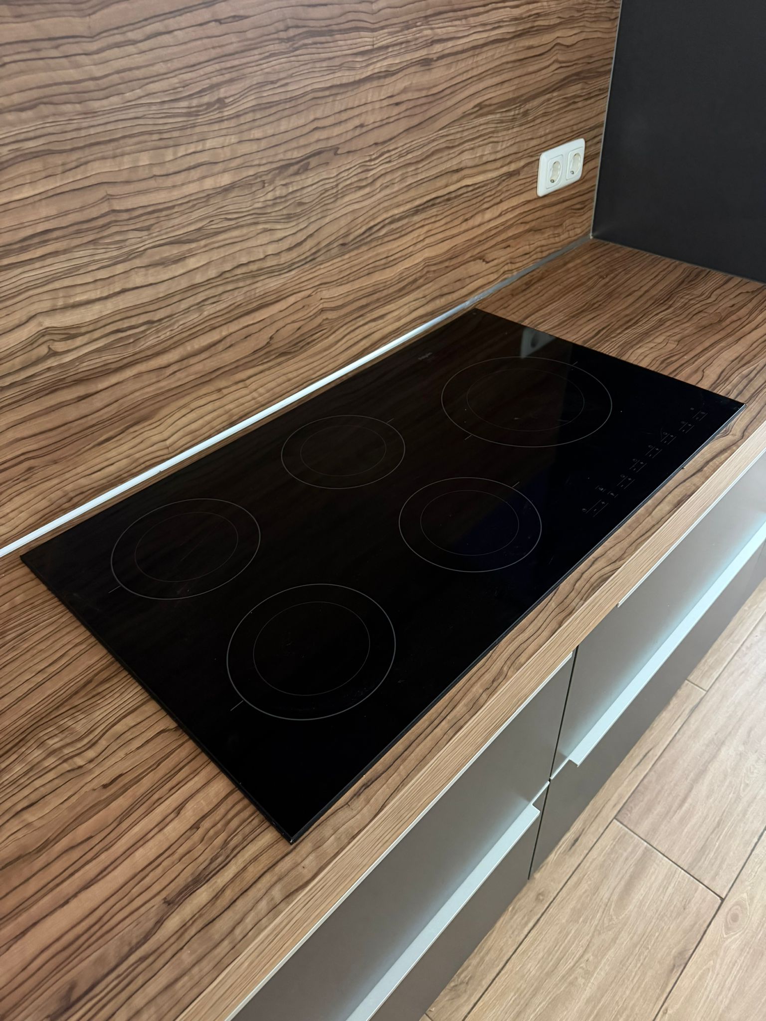 Complete moderne keuken (4,90m)+Pelgrim apparaten - Afbeelding 4