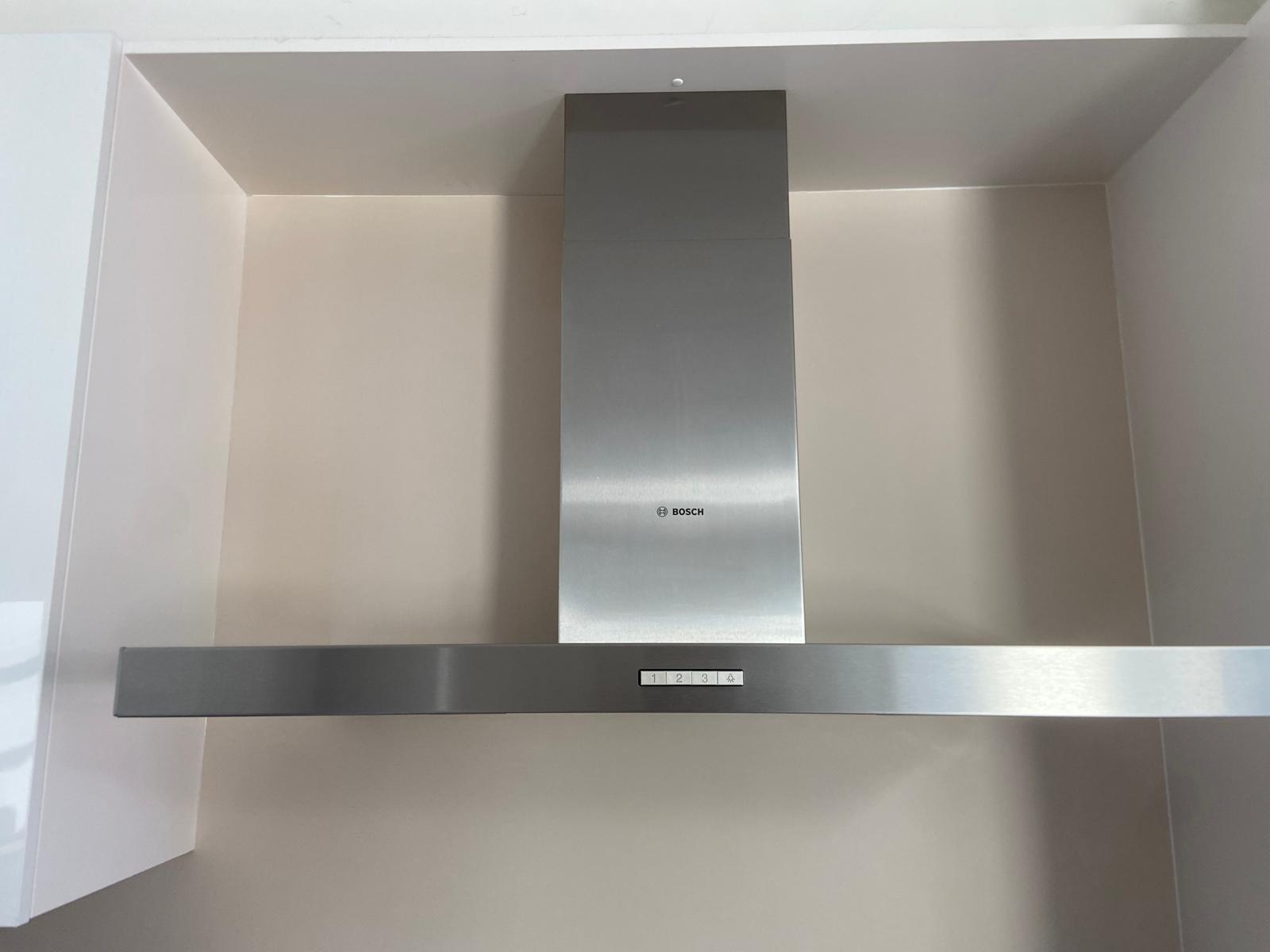 Moderne witte hoogglans hoekkeuken incl. Bosch APPARATEN - Afbeelding 2