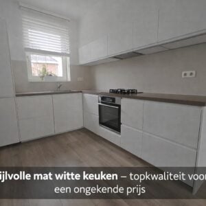 Luxe mat witte hoekkeuken en een scherpe prijs