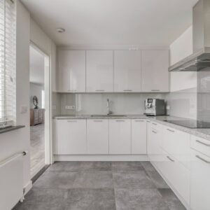 moderne design hoekkeuken – grijs hoogglans