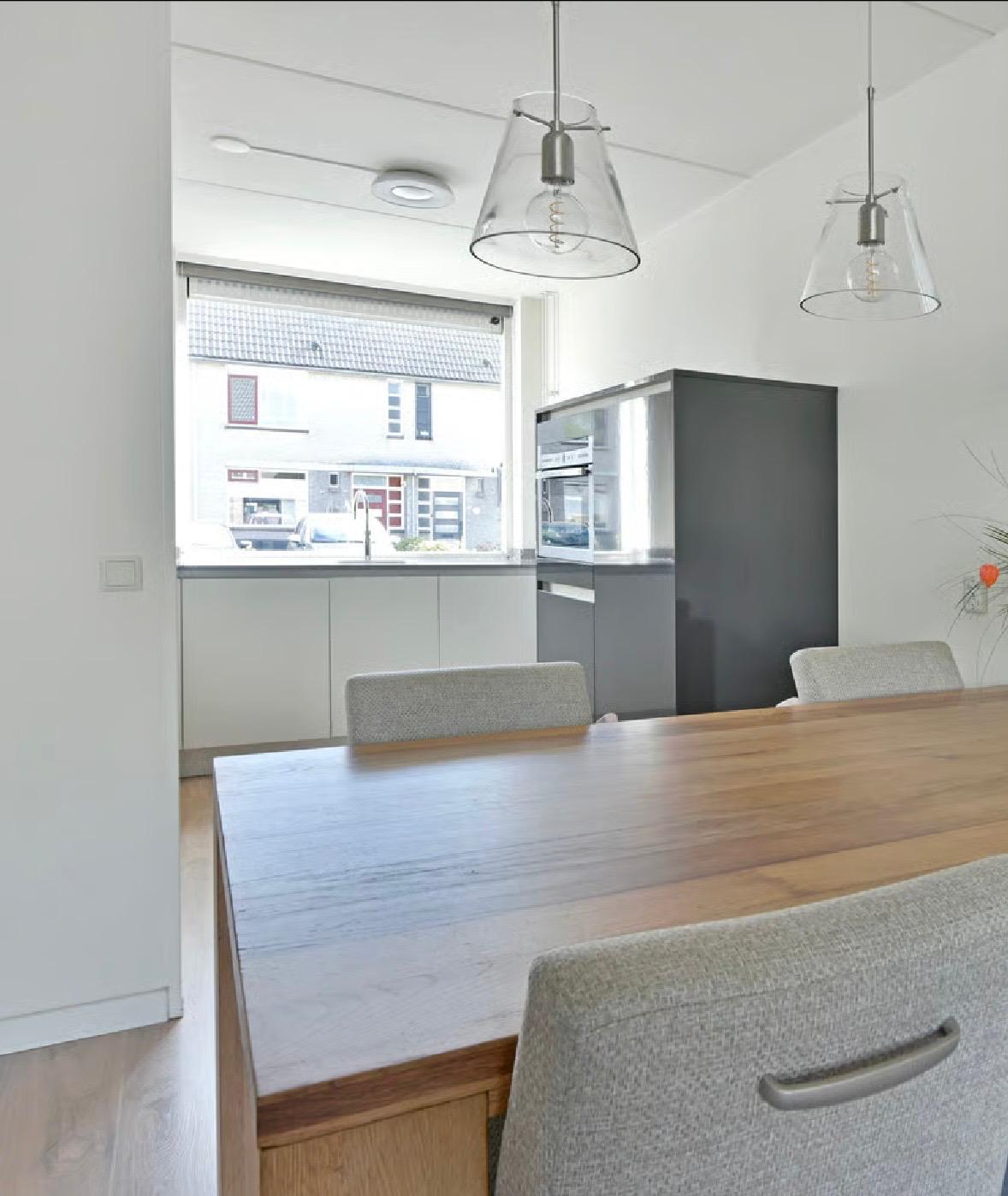 Moderne hoogglans hoekkeuken met Neff apparatuur - Afbeelding 3