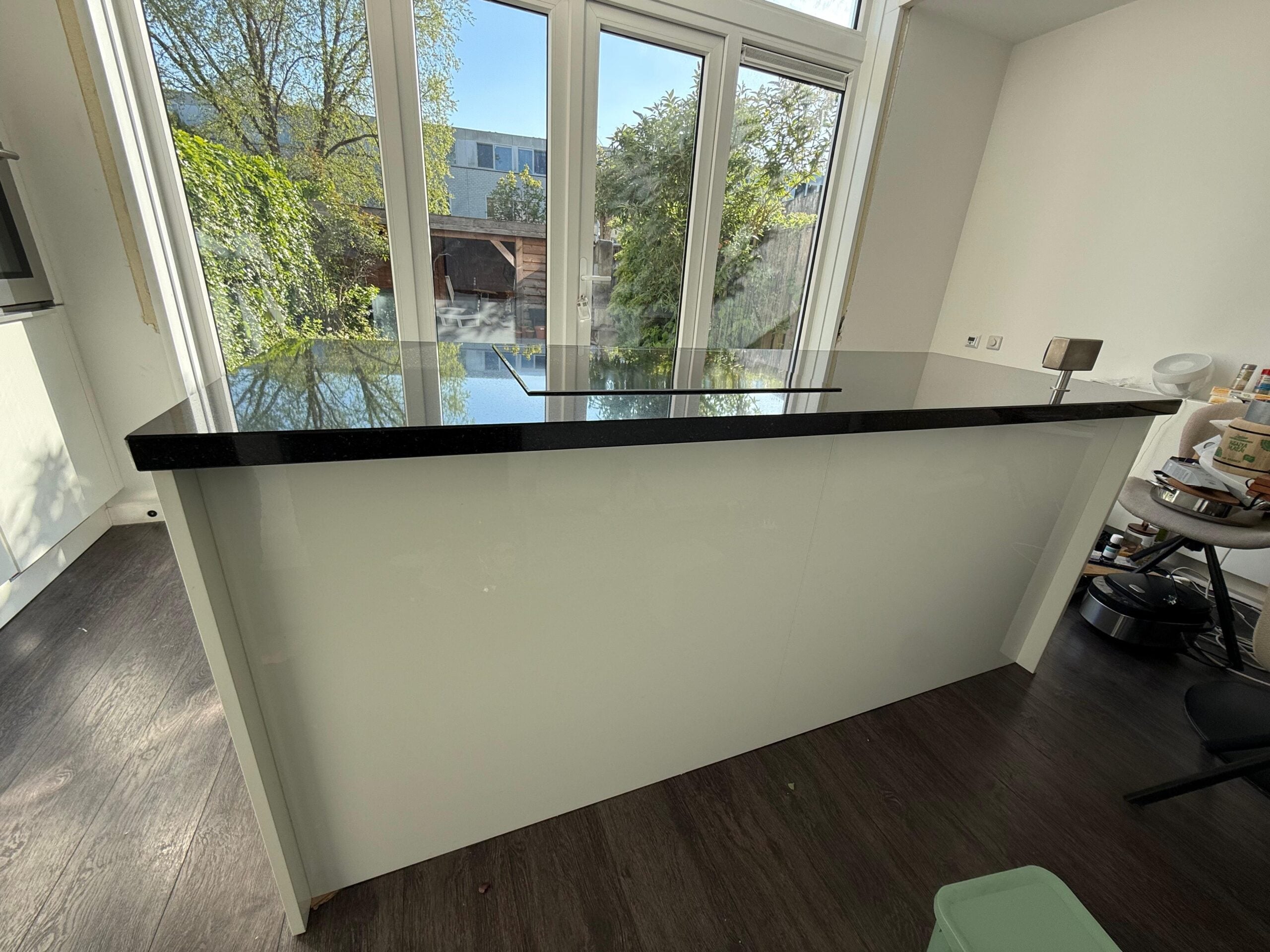 Moderne witte hoogglans eilandkeuken+boretti - Afbeelding 16