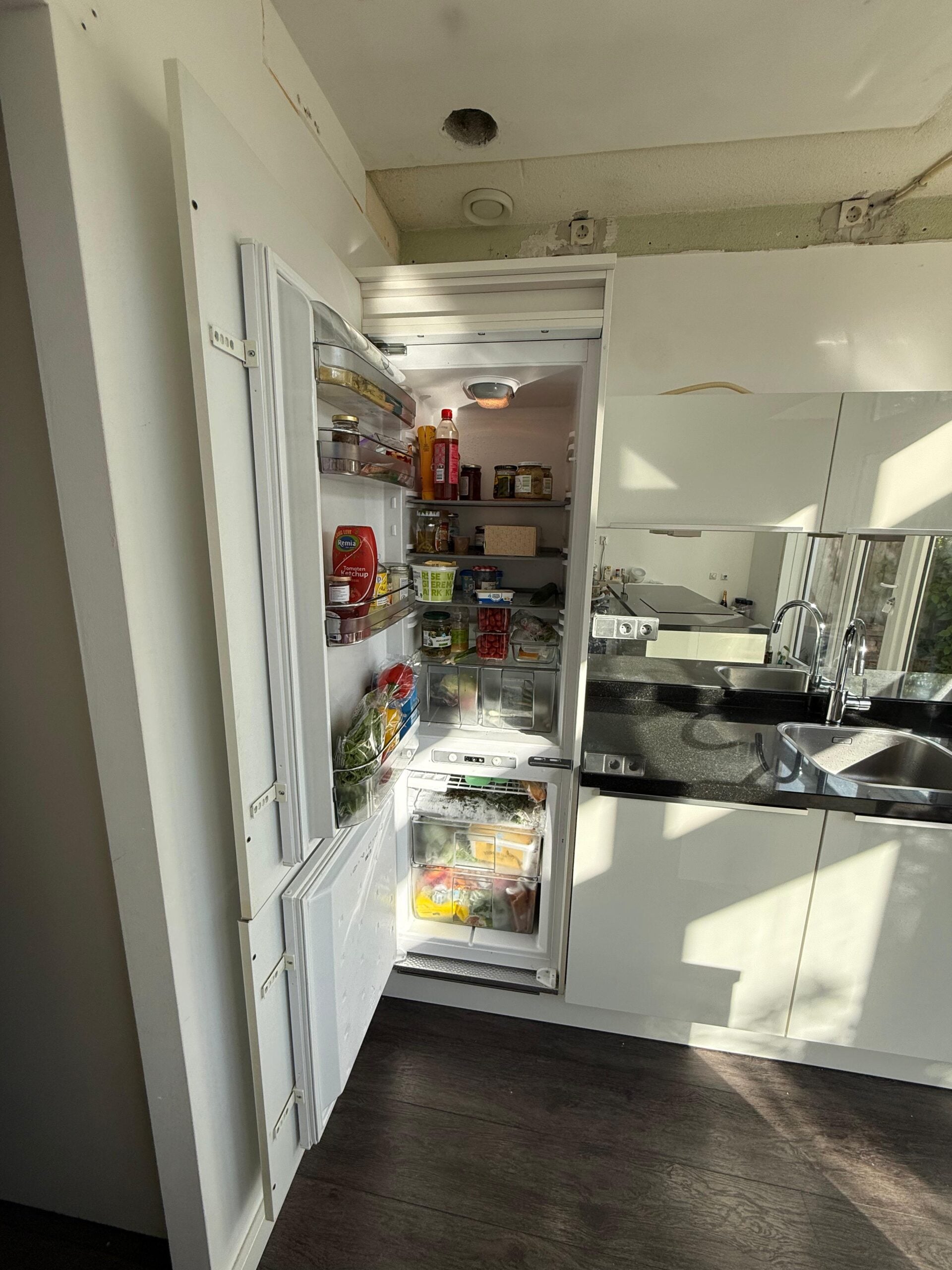 Moderne witte hoogglans eilandkeuken+boretti - Afbeelding 2