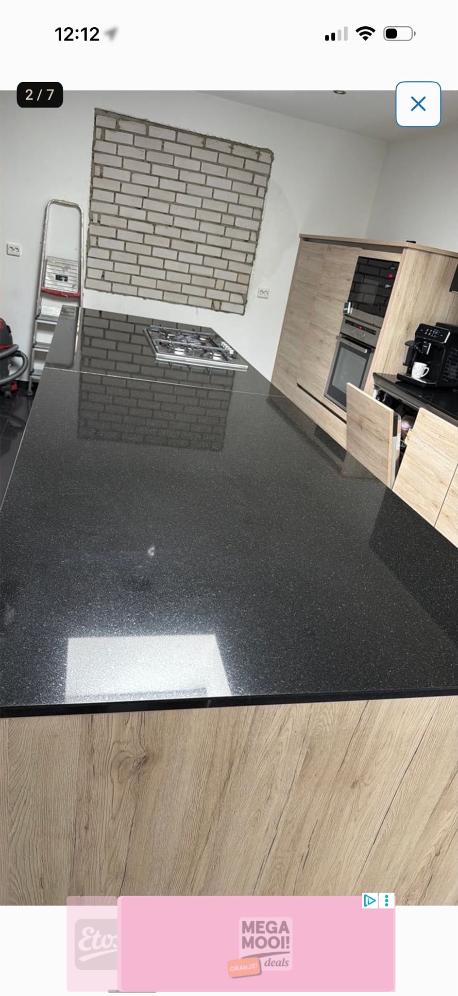 Moderne Houtkleurige Eilandkeuken +AEG apparaten - Afbeelding 4