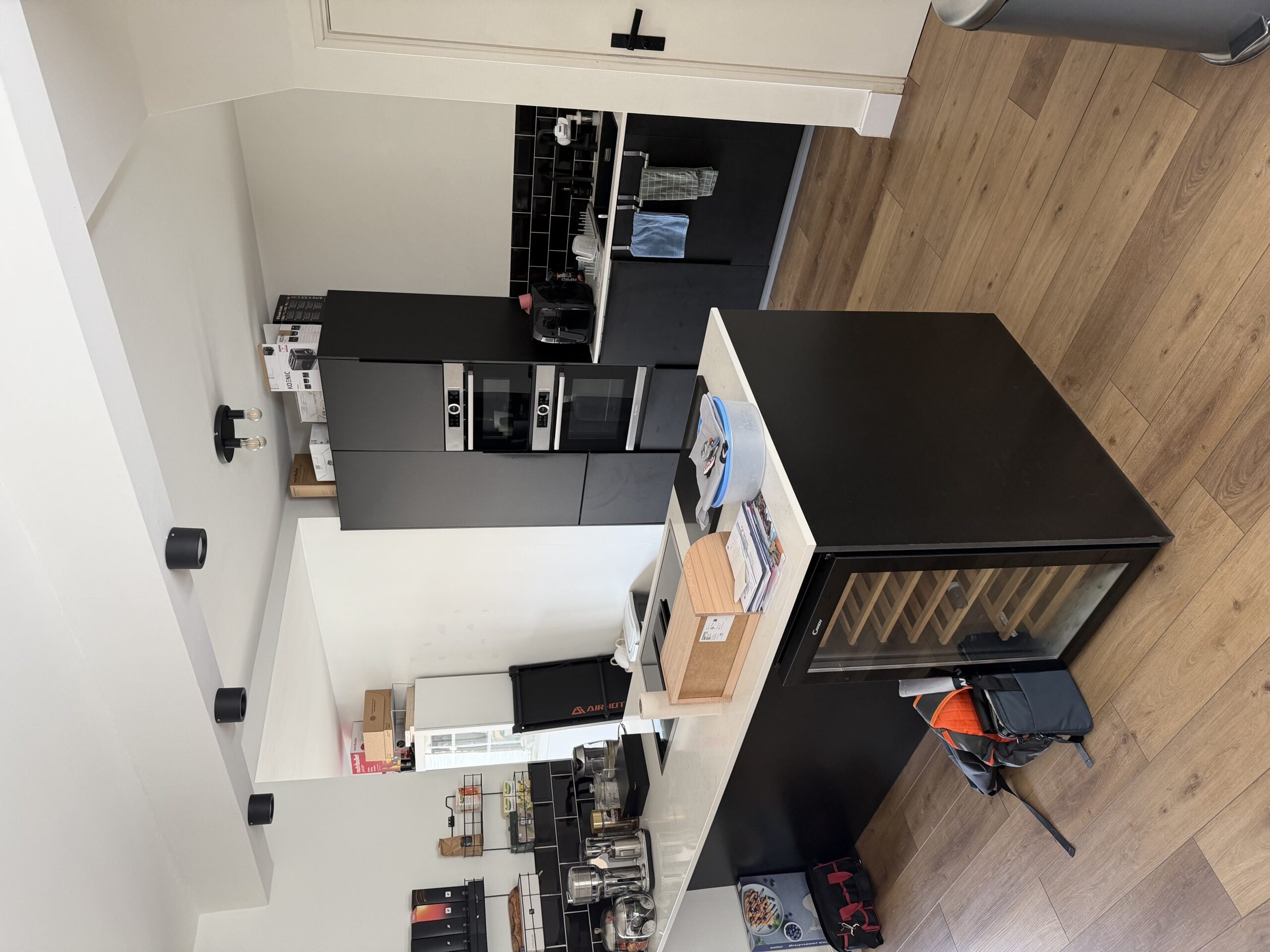 Luxe Mat Zwarte Eilandkeuken met BOSCH&GAGGENAU DIRECT BESCHIKBAAR - Afbeelding 4