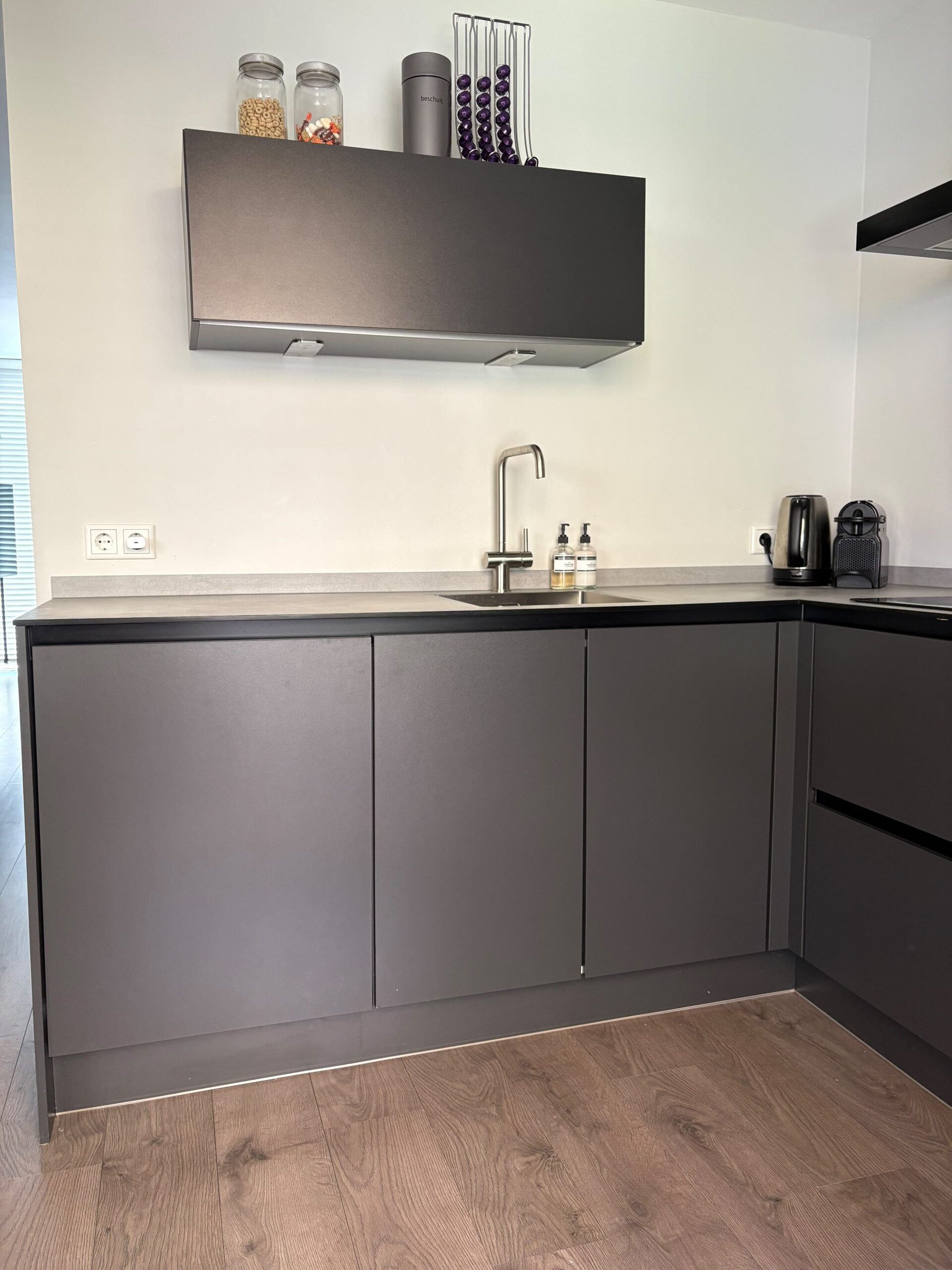 Luxe Moderne mat antraciet hoekkeuken incl. ALLE APPARATUUR ER BIJ - Afbeelding 3