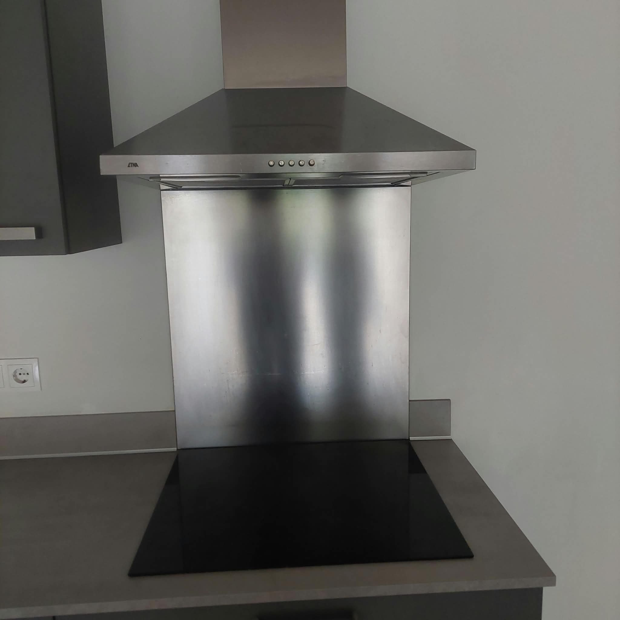 Moderne matgrijze rechte keuken+ apparatuur - Afbeelding 4