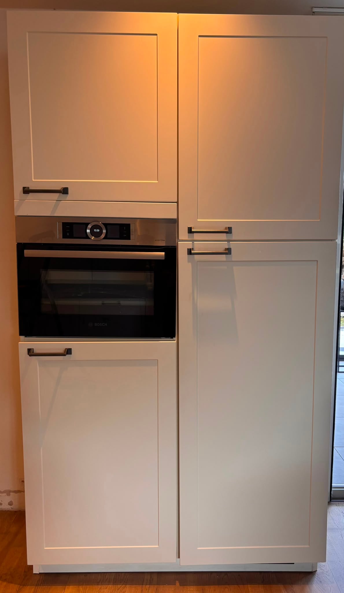 Prachtige brocante mat witte hoekkeuken - Afbeelding 2