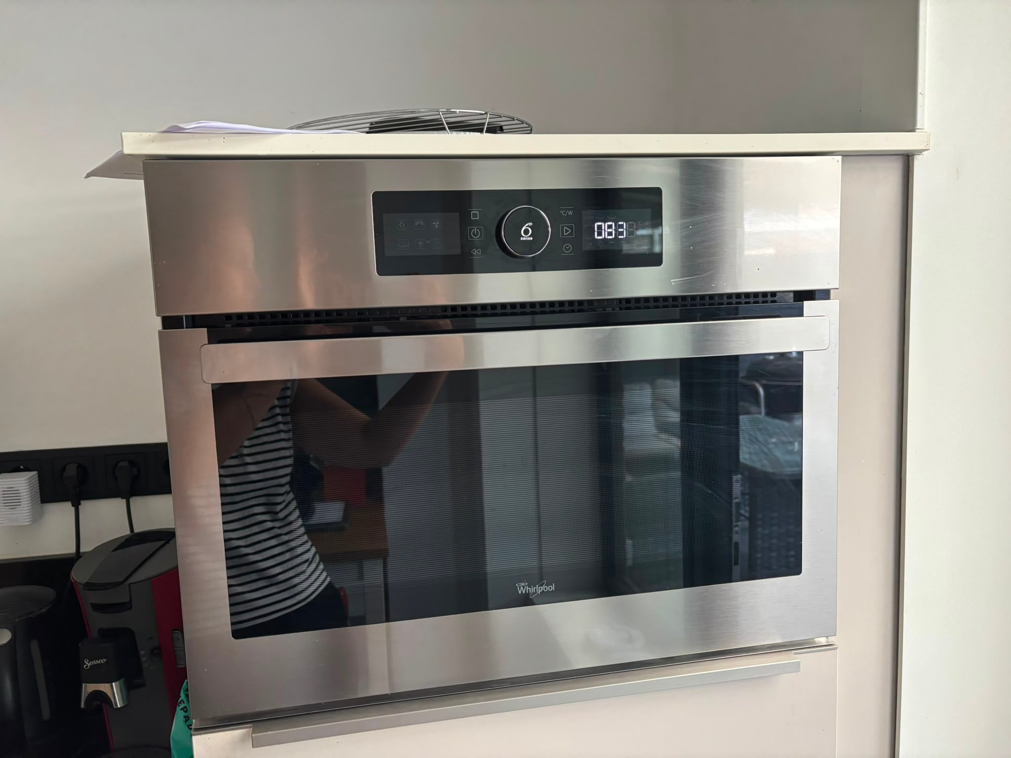 Moderne mat taupe rechte keuken - Afbeelding 8