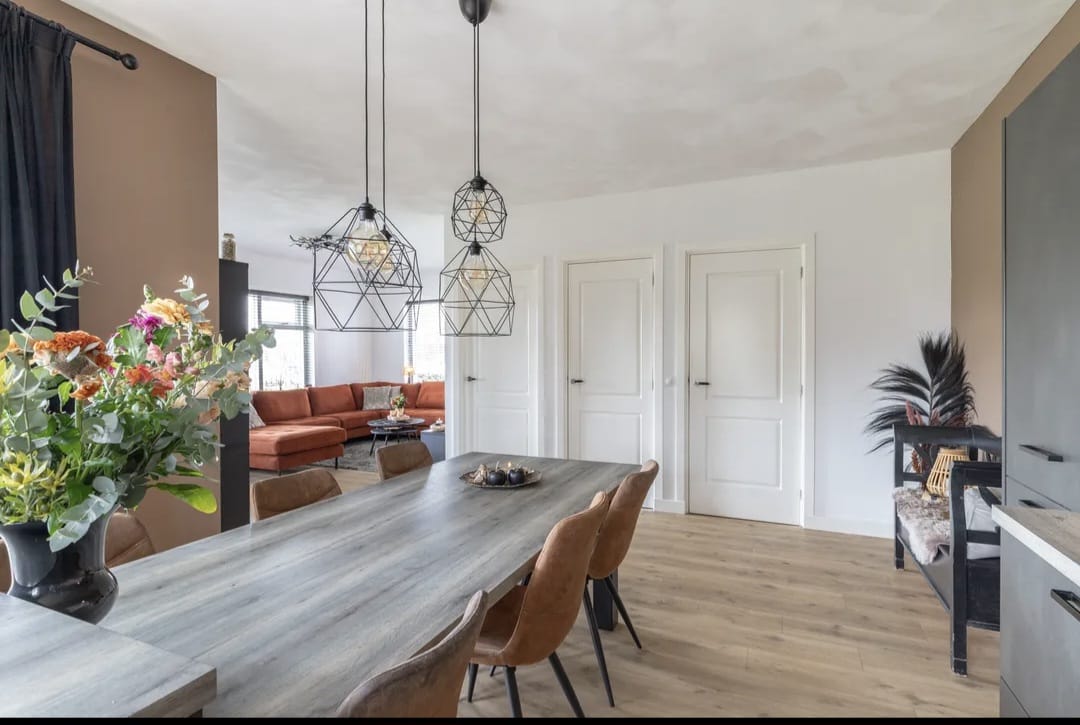 Luxe Antraciet/zwarte eilandkeuken met kookeiland, apparatuur & tafel - Afbeelding 3