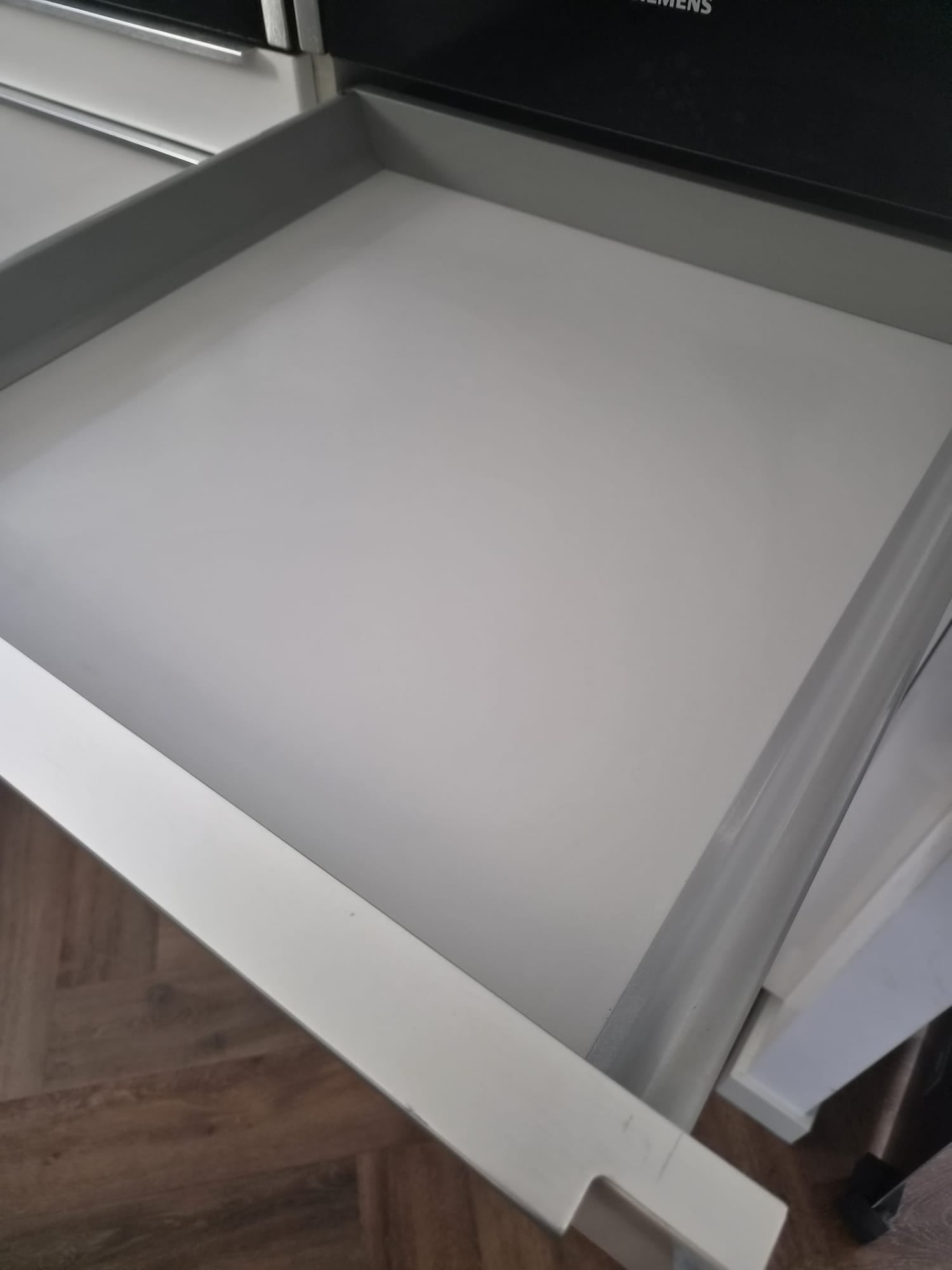 Moderne witte hoogglans dubbelwandige keuken - Afbeelding 7