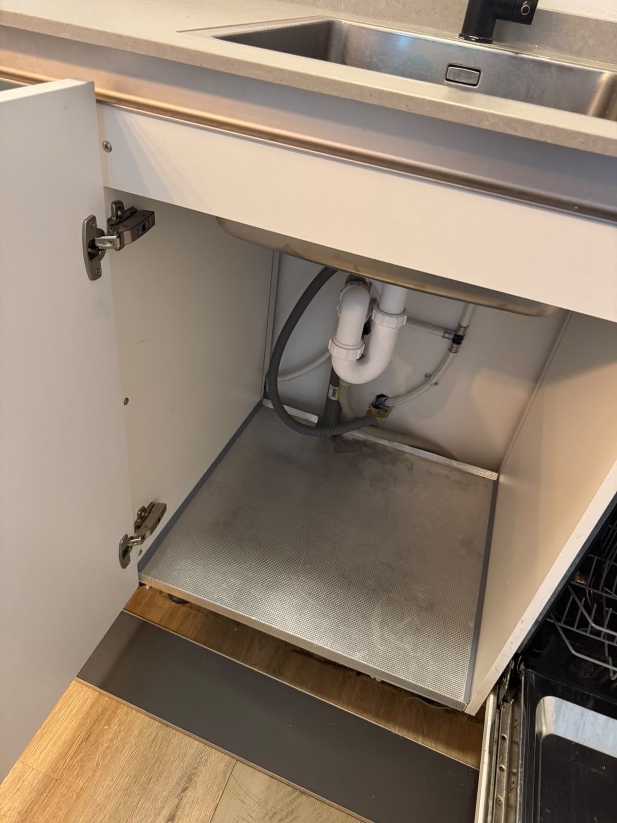 Prachtige Moderne mat witte eilandkeuken incl. alle AEG inbouwapparatuur - Afbeelding 5