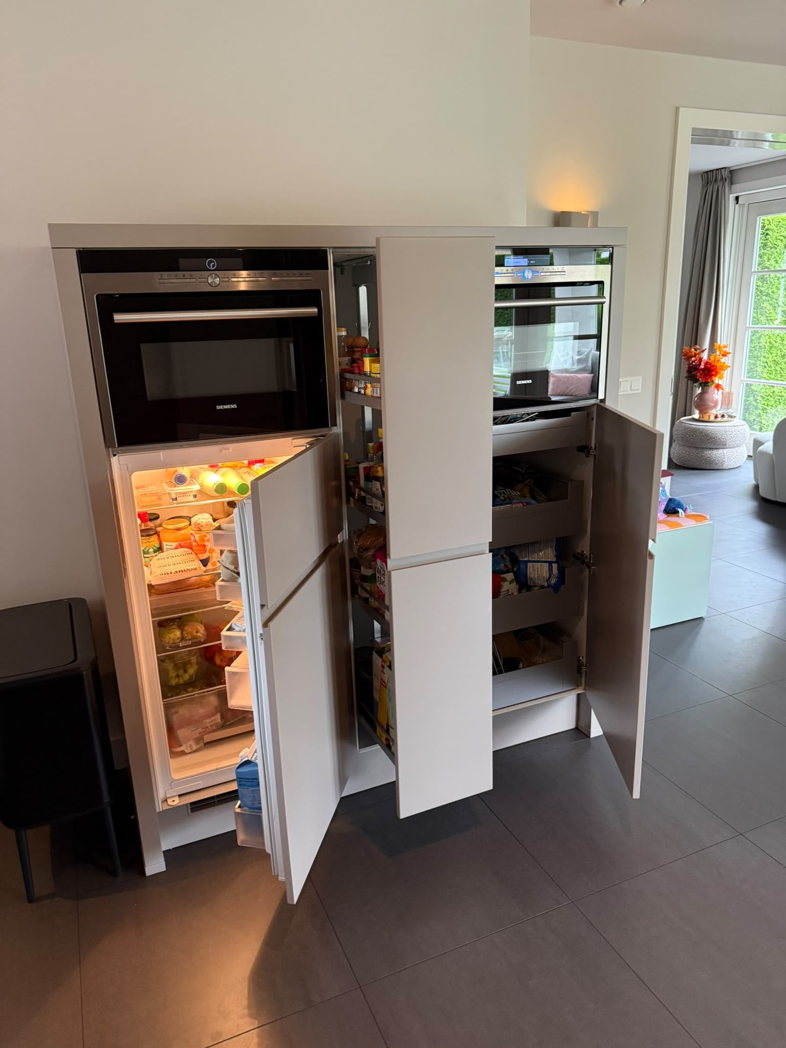 Moderne mat taupe keuken - Afbeelding 11