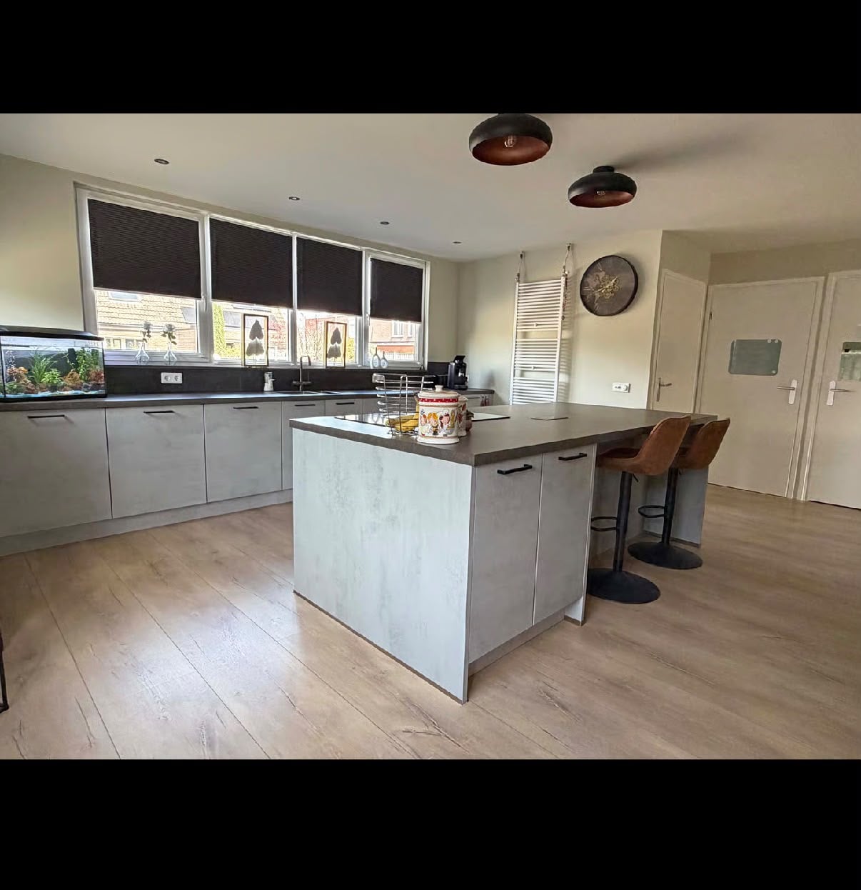 Moderne Betonlook Eilandkeuken incl. Elica inductie kookplaat met afzuiging - Afbeelding 3
