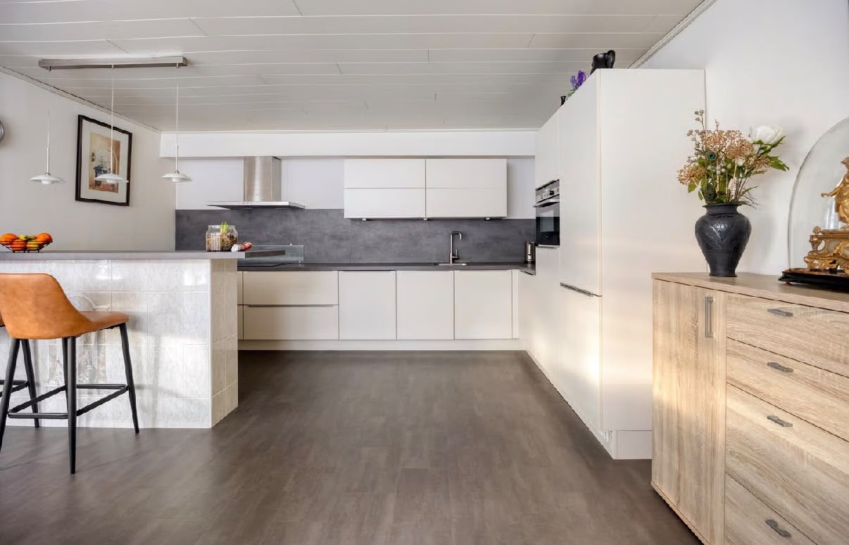 MODERNE MAT WITTE HOEKKEUKEN