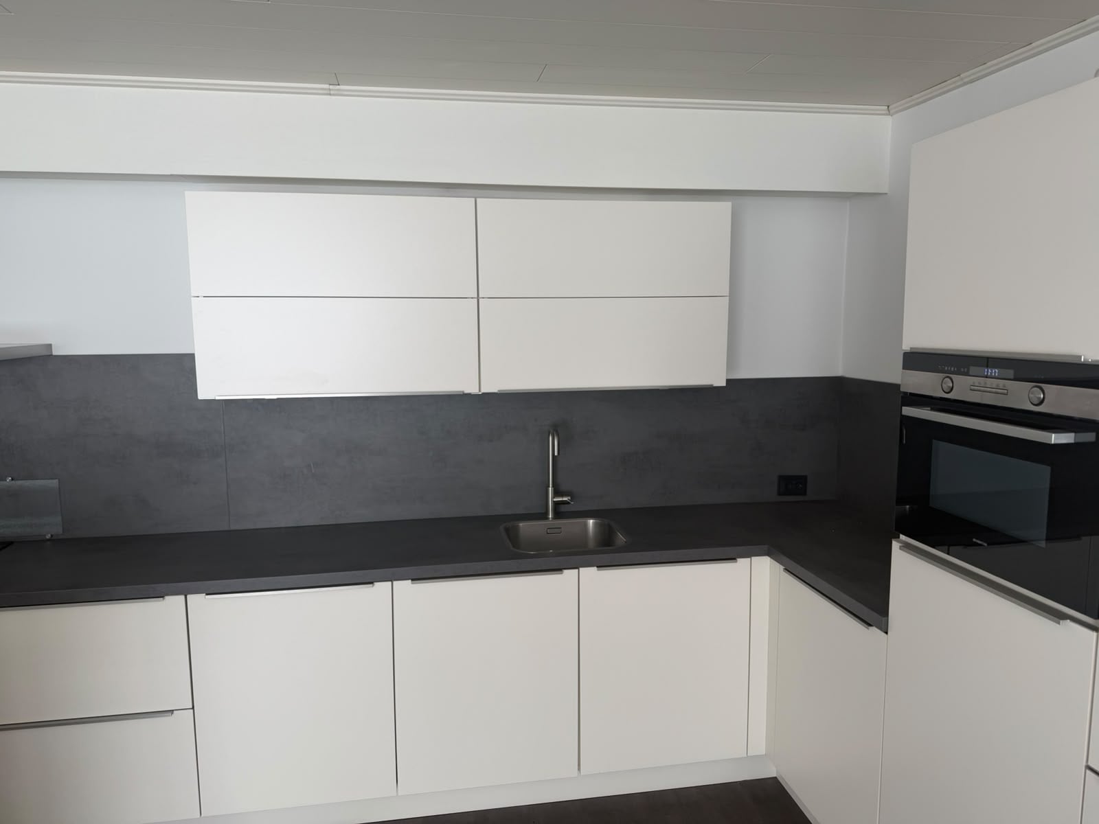 MODERNE MAT WITTE HOEKKEUKEN - Afbeelding 10