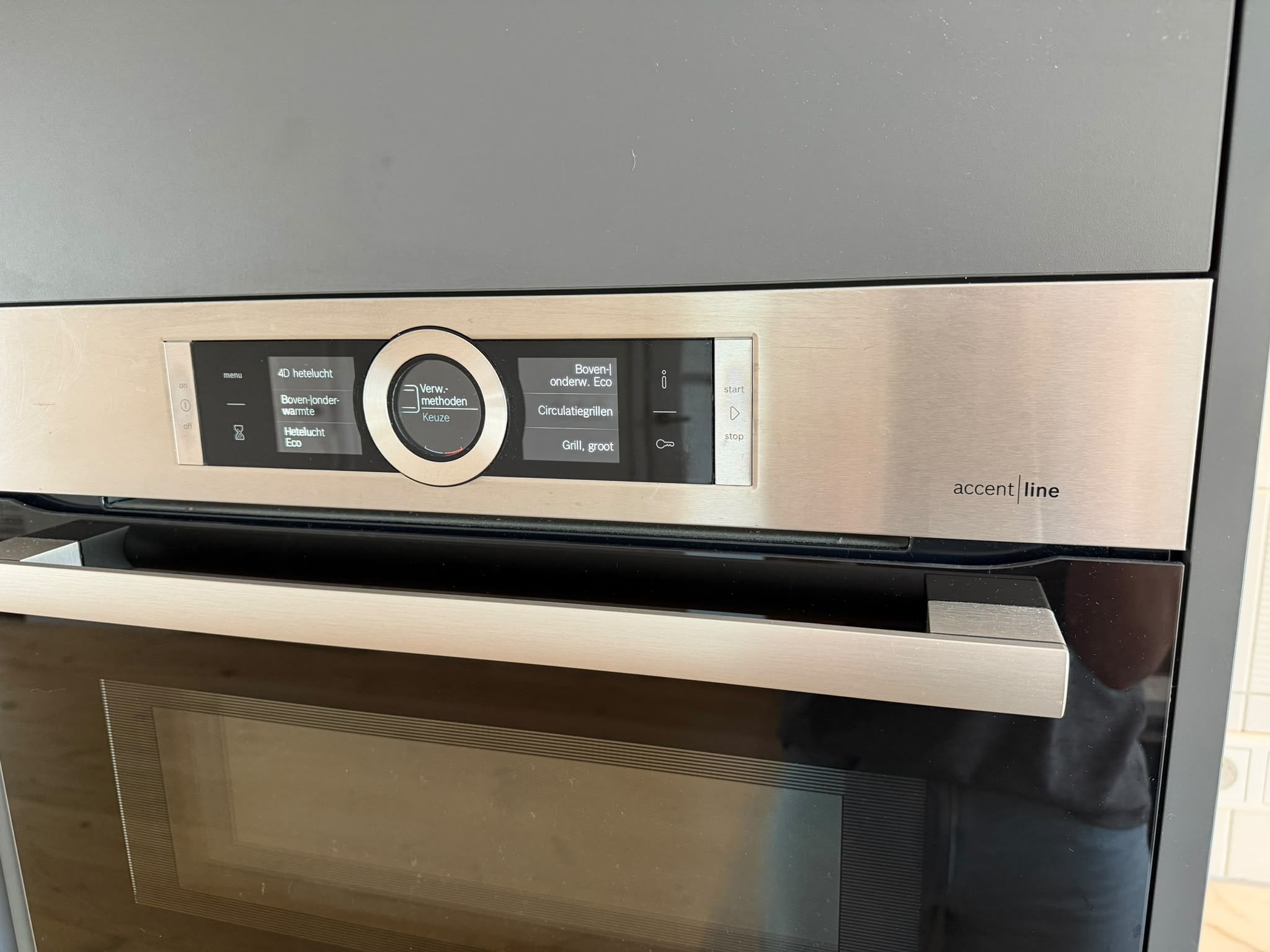 STRAKKE MODERNE MAT GRIJZE SCHIEREILANDKEUKEN +BOSCH/AEG +QUOOKER - Afbeelding 14