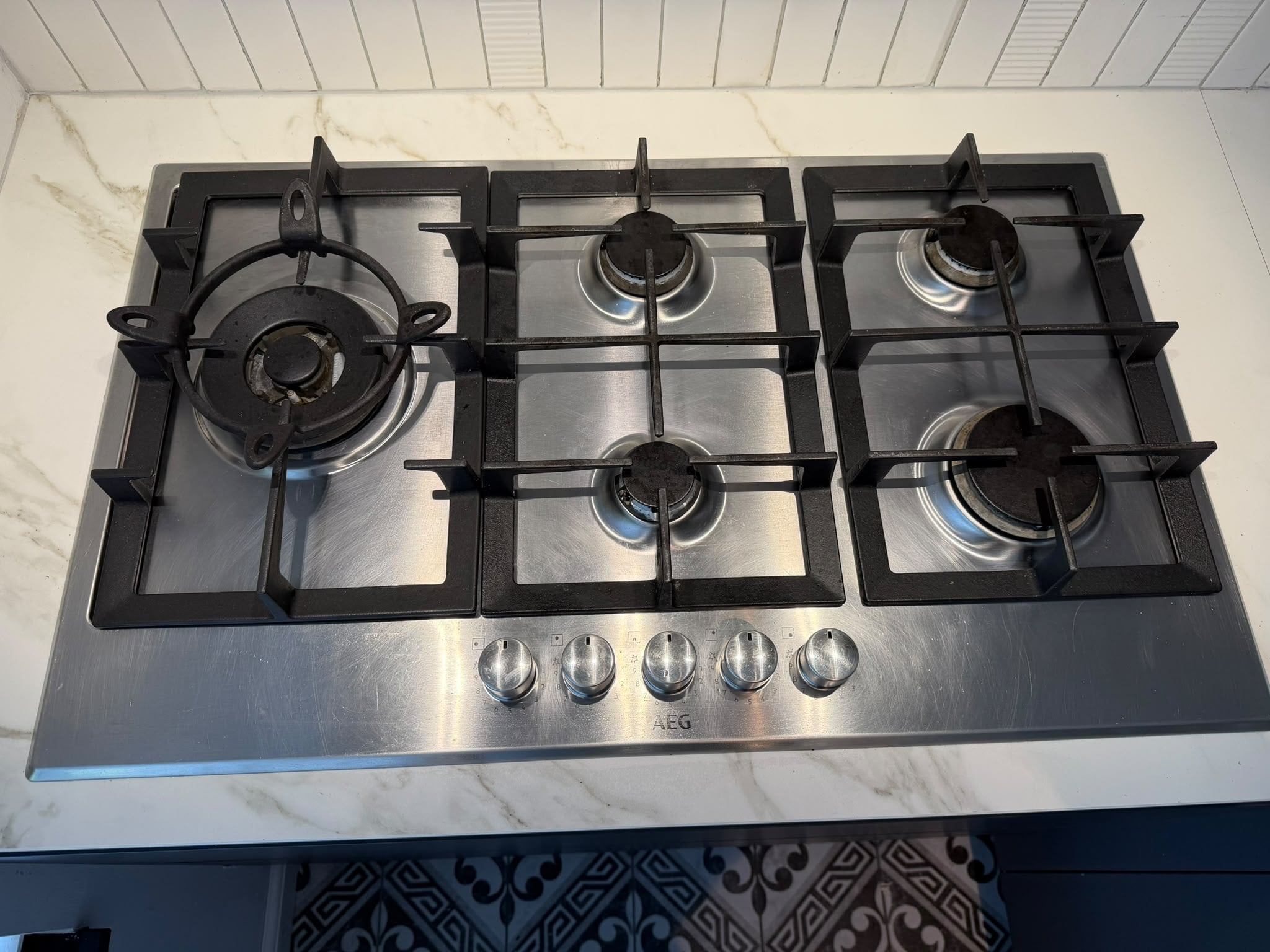 STRAKKE MODERNE MAT GRIJZE SCHIEREILANDKEUKEN +BOSCH/AEG +QUOOKER - Afbeelding 12