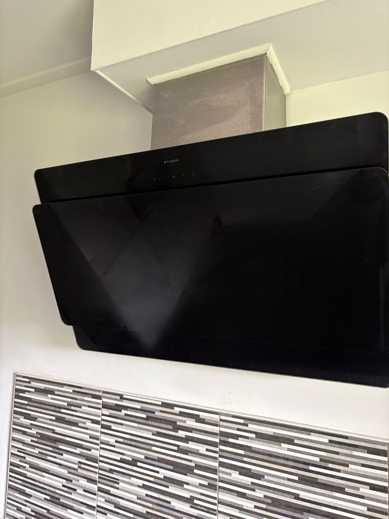 MODERNE GRIJS/BETONLOOK HOEKKEUKEN+ZANUSSI APPARATEN - Afbeelding 8
