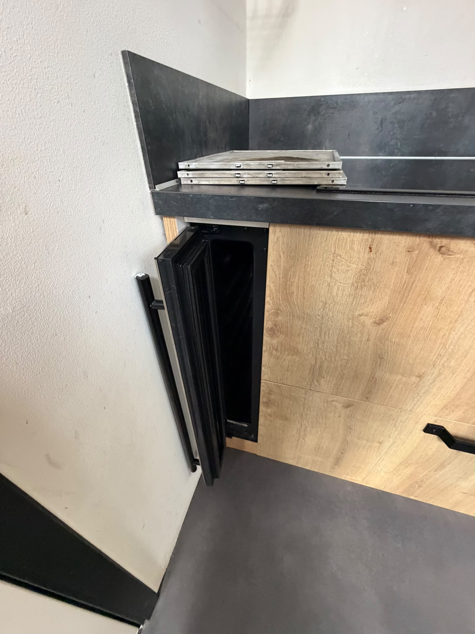 Moderne Houtlook Keuken + Wijnklimaatkast - Afbeelding 6