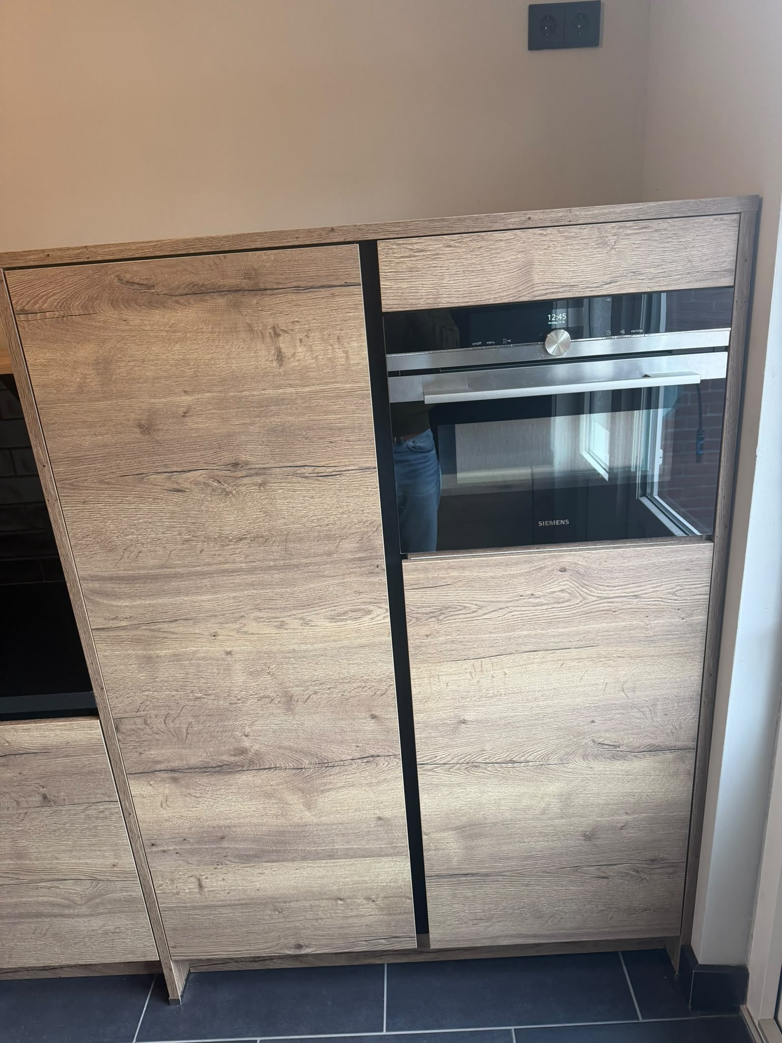 Moderne Houtlook Greeploze Keuken incl. Siemens DIRECT BESCHIKBAAR - Afbeelding 7
