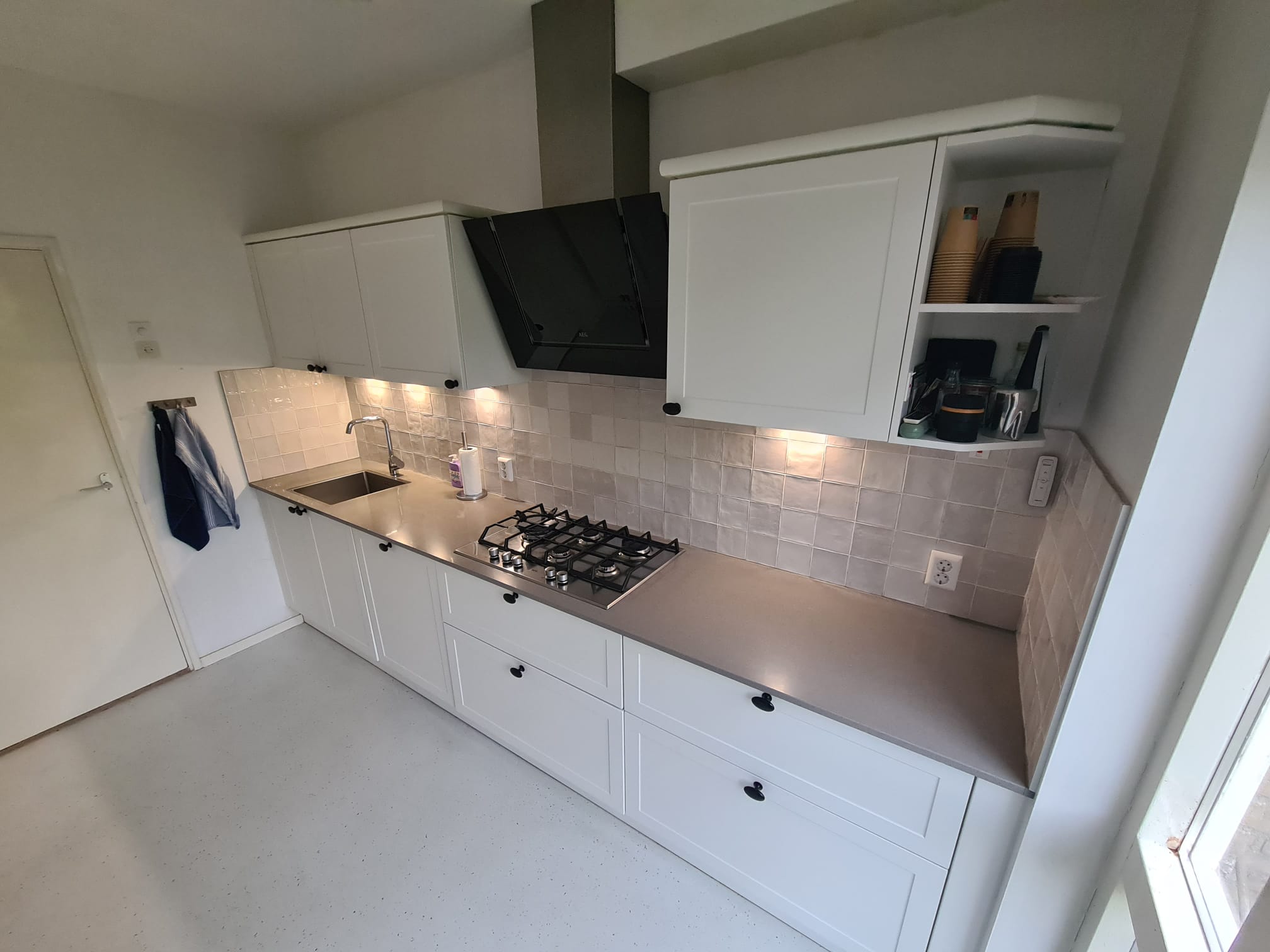 Mooie Brocante Mat Witte Dubbelwandige Keuken incl. AEG Apparatuur TOP DEAL - Afbeelding 10