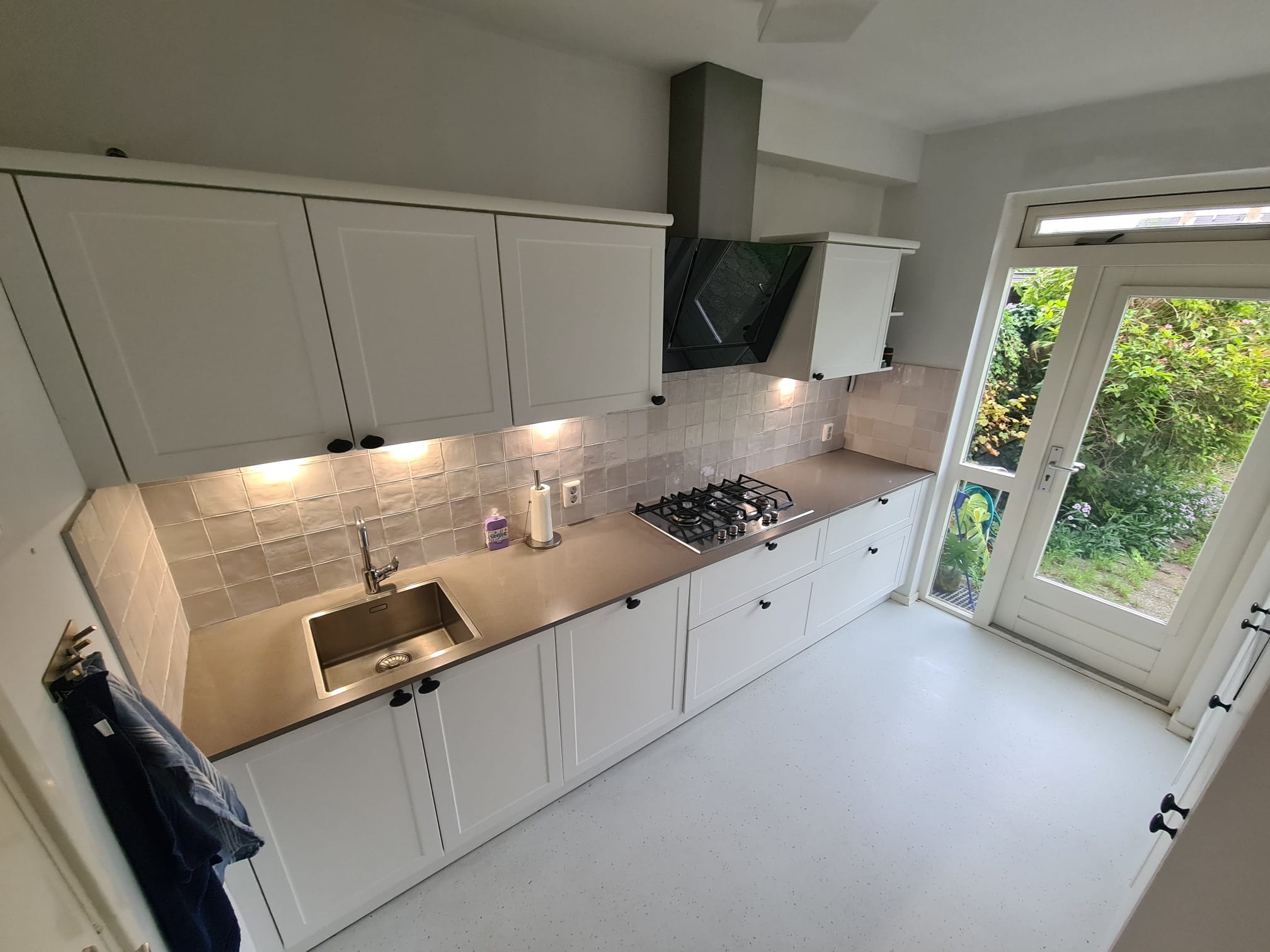 Mooie Brocante Mat Witte Dubbelwandige Keuken incl. AEG Apparatuur TOP DEAL - Afbeelding 7