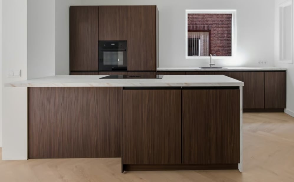 Luxe Greeploze Walnoot Eilandkeuken incl. BORA