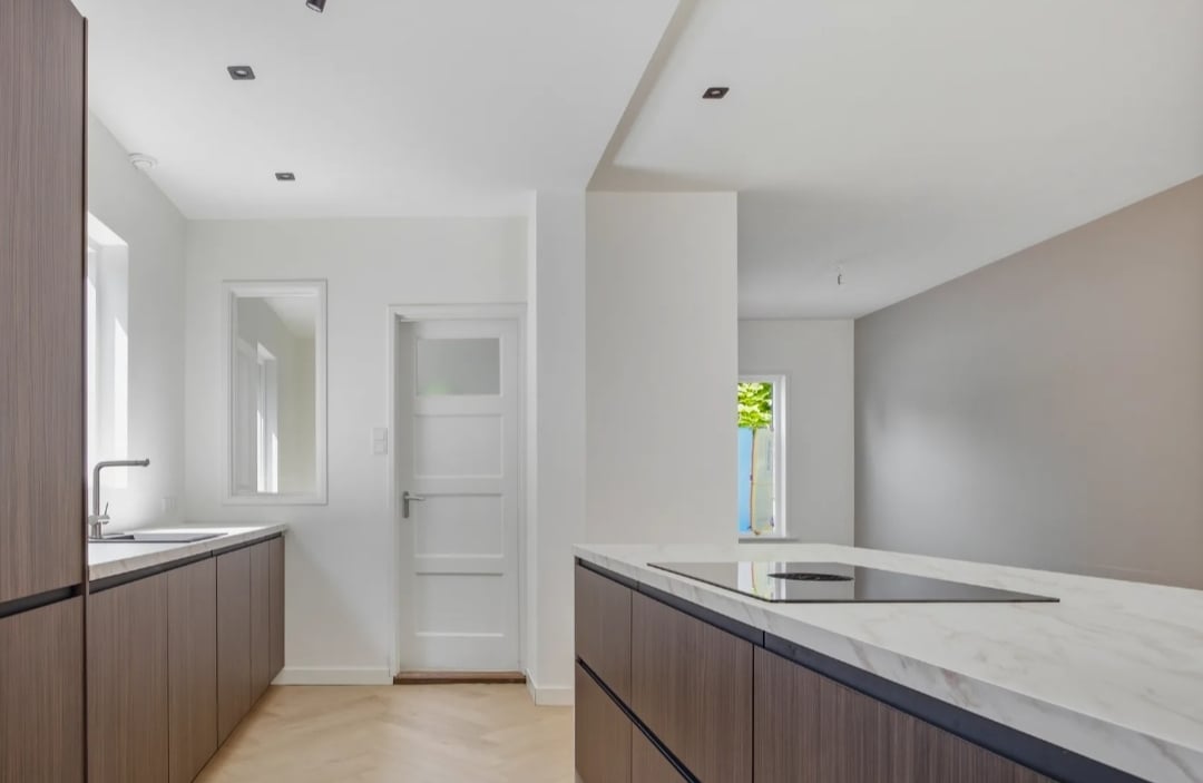 Luxe Greeploze Walnoot Eilandkeuken incl. BORA - Afbeelding 3