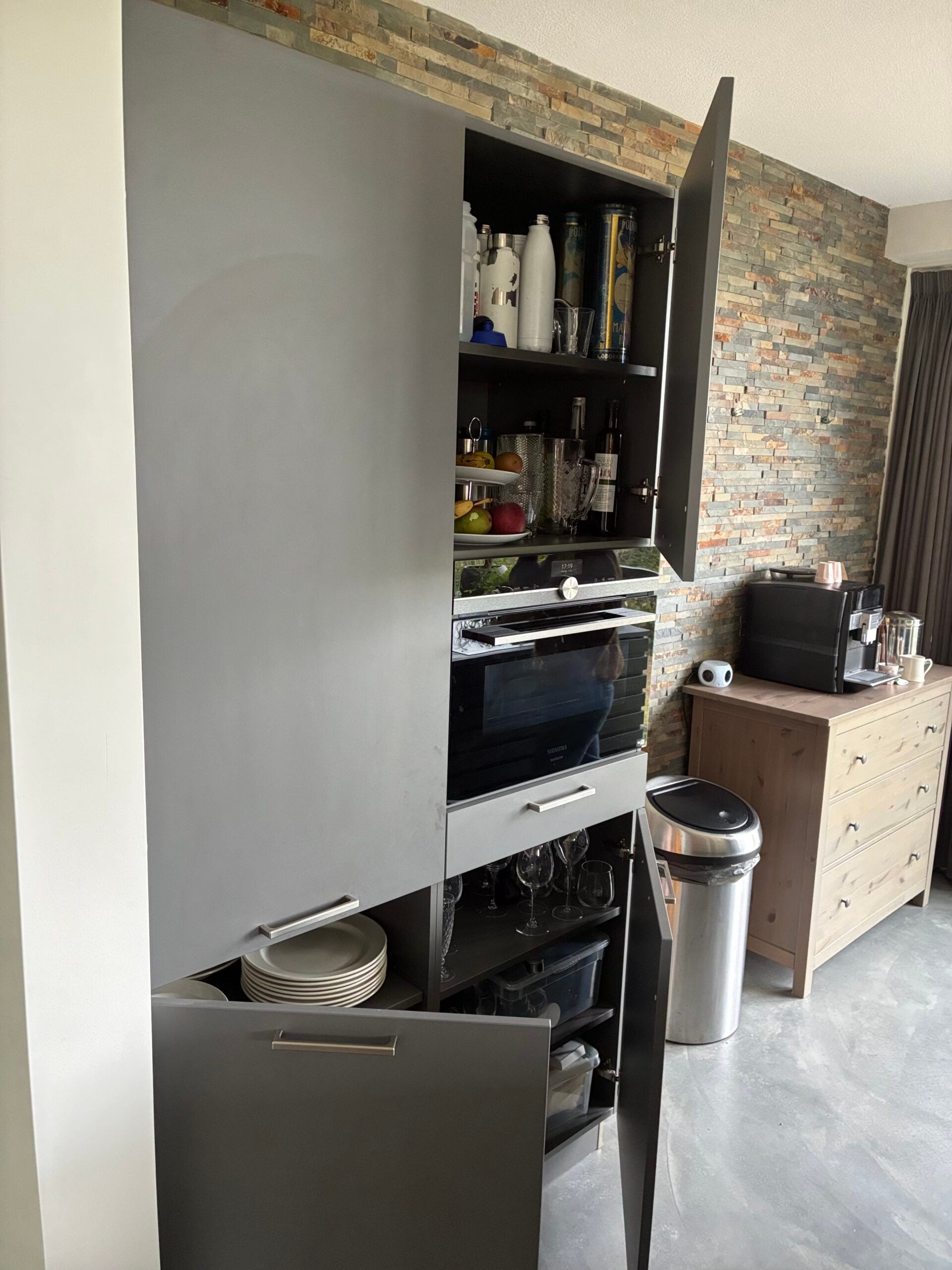 Moderne Mat Zwart/Grijze Eilandkeuken - Afbeelding 4