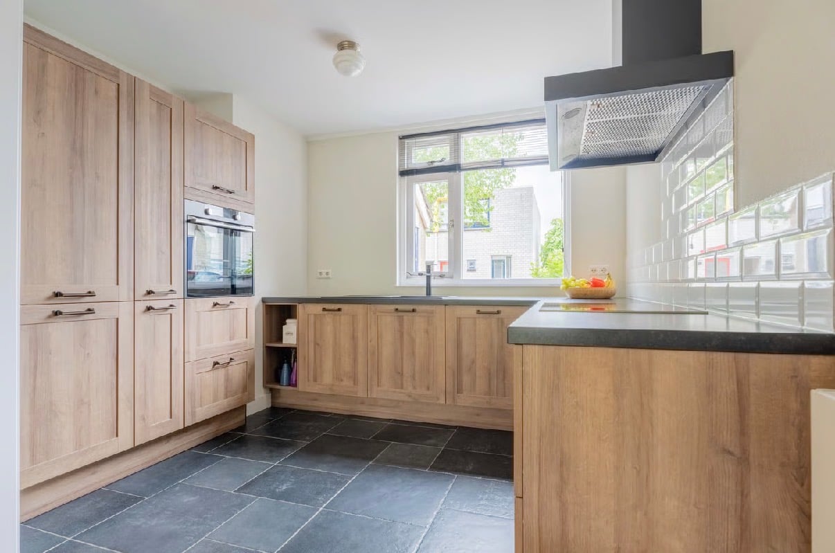 Moderne Houtlook Hoekkeuken incl. ATAG